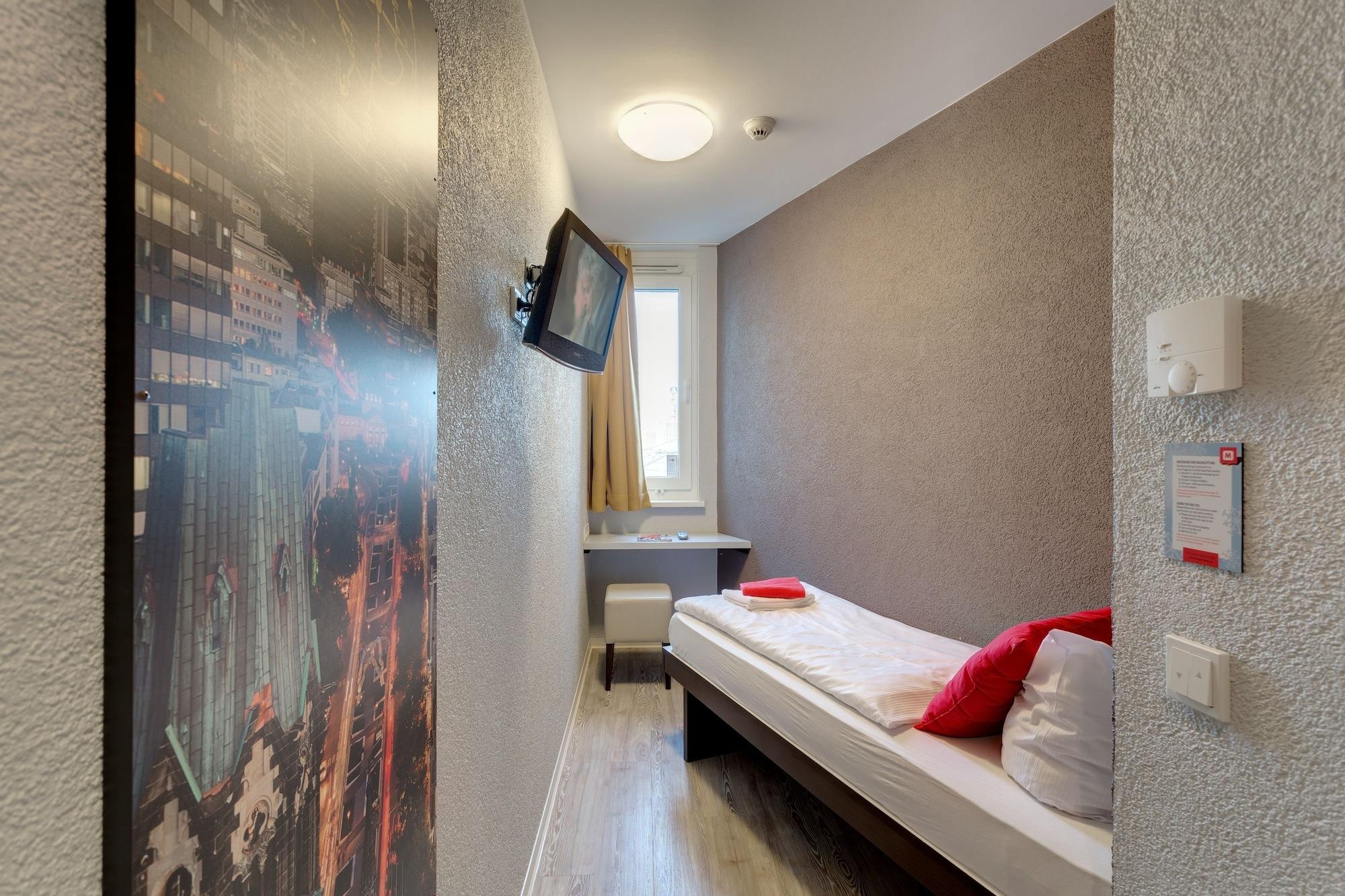 Meininger Hotel Berlin Hauptbahnhof Esterno foto