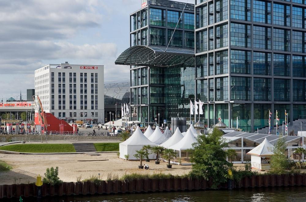 Meininger Hotel Berlin Hauptbahnhof Esterno foto