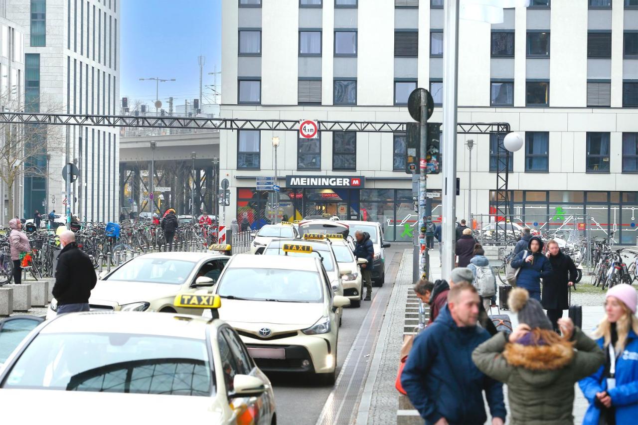 Meininger Hotel Berlin Hauptbahnhof Esterno foto