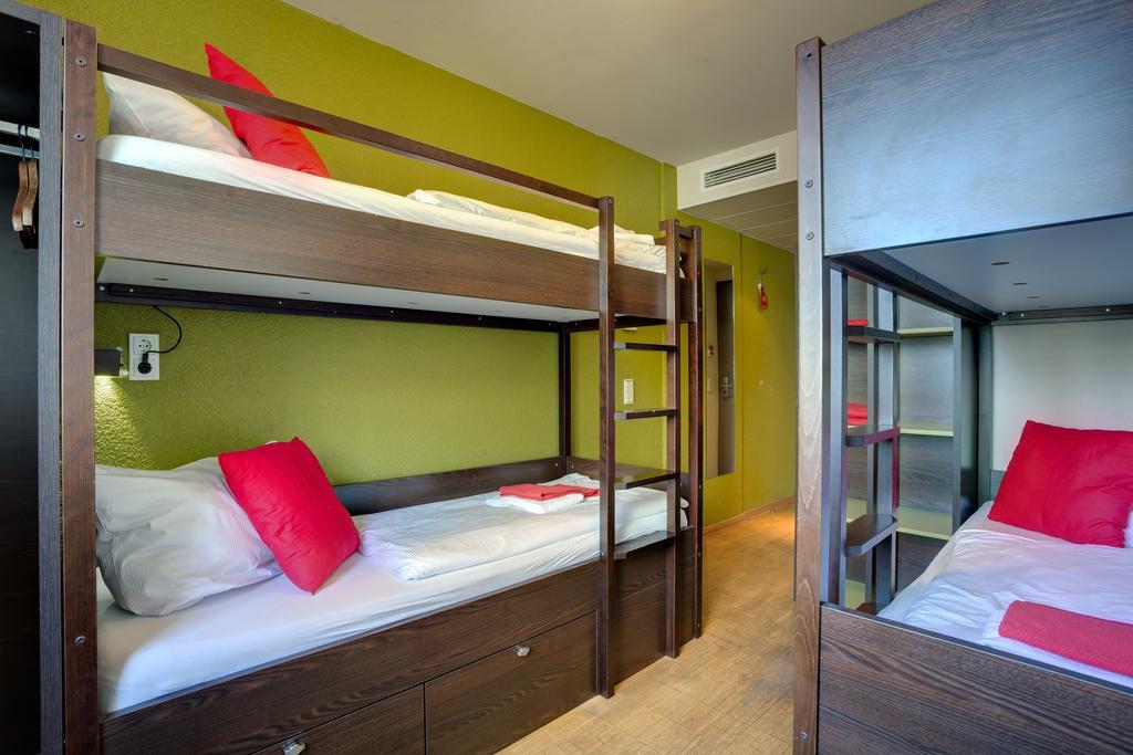 Meininger Hotel Berlin Hauptbahnhof Esterno foto