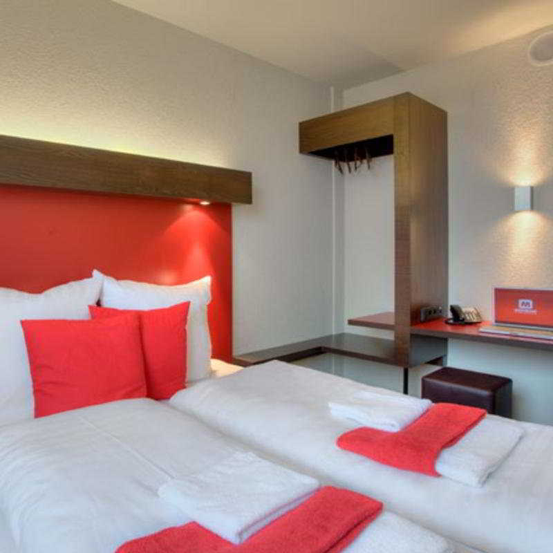Meininger Hotel Berlin Hauptbahnhof Esterno foto
