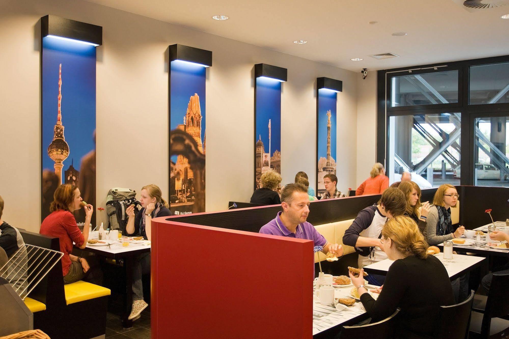 Meininger Hotel Berlin Hauptbahnhof Esterno foto
