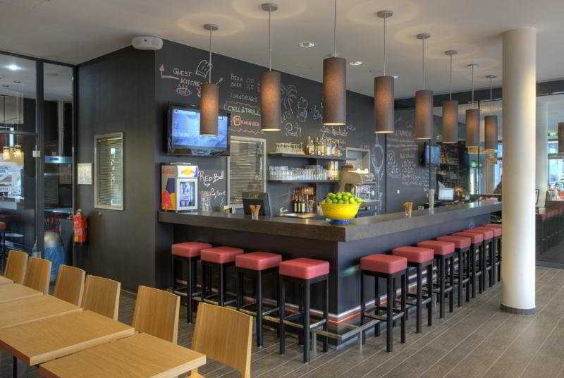 Meininger Hotel Berlin Hauptbahnhof Esterno foto